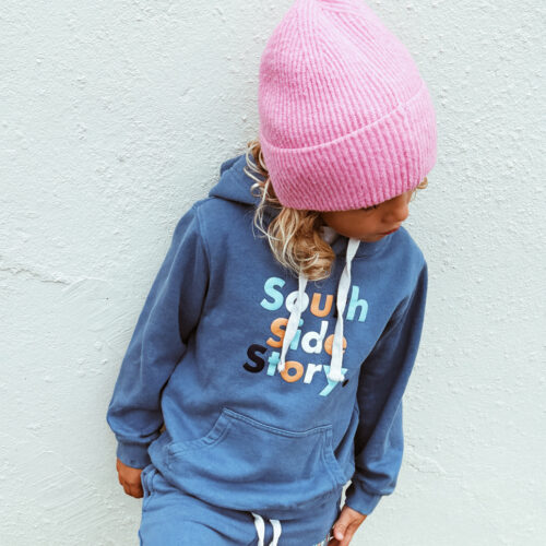 Enfant avec hoodie bleu Kepper